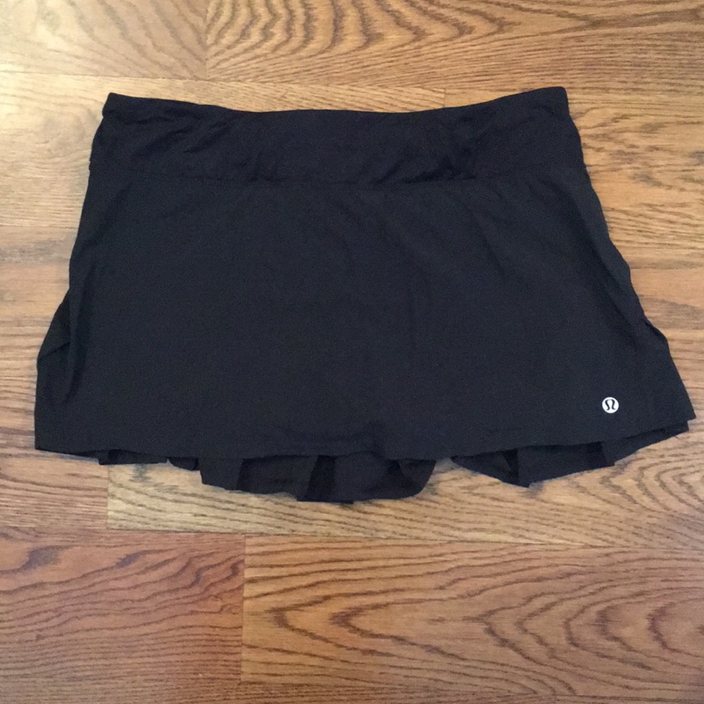 lululemon speed skirt w/ built in shorts in black